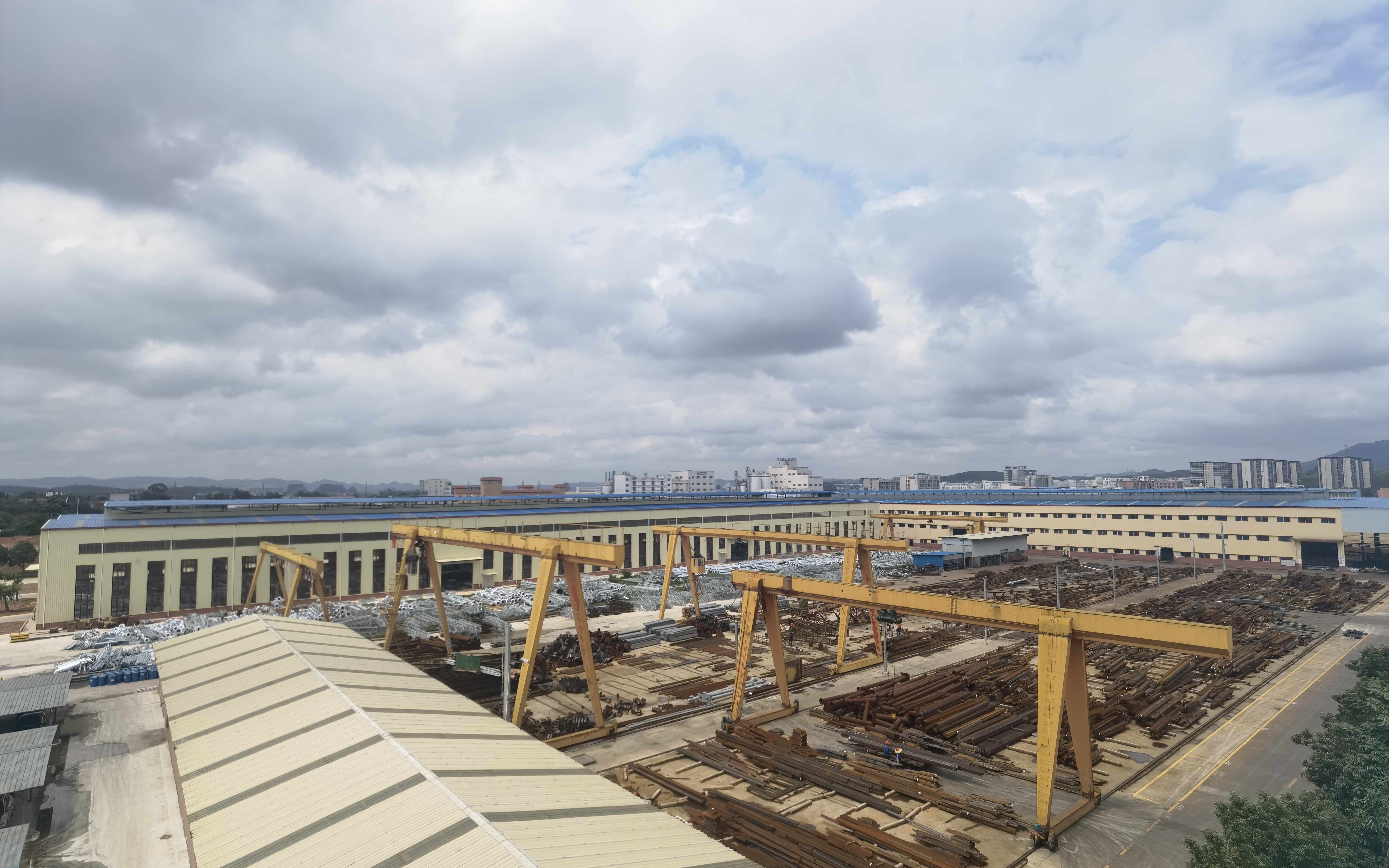 半成品流转区及成品发运区